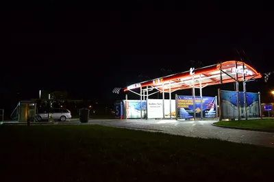 Myjnia bezdotykowa V8